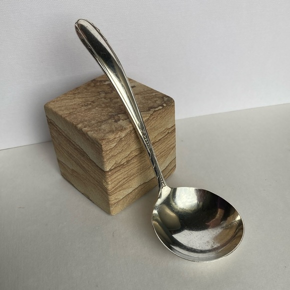 Sterling Oneida Heiress Gravy Ladle - Picture 1 of 12